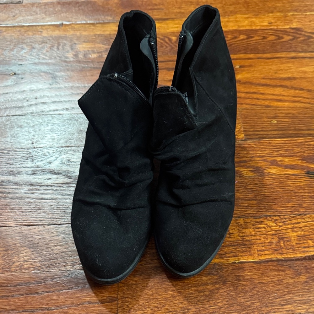 Arizona Jean Company Black Ankle Booties - Picture 2 of 5